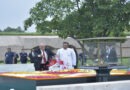 फिजी के प्रधानमंत्री सिटिवेनी राबुका ने नई दिल्ली स्थित राजघाट पर महात्मा गांधी को श्रद्धांजलि अर्पित की।